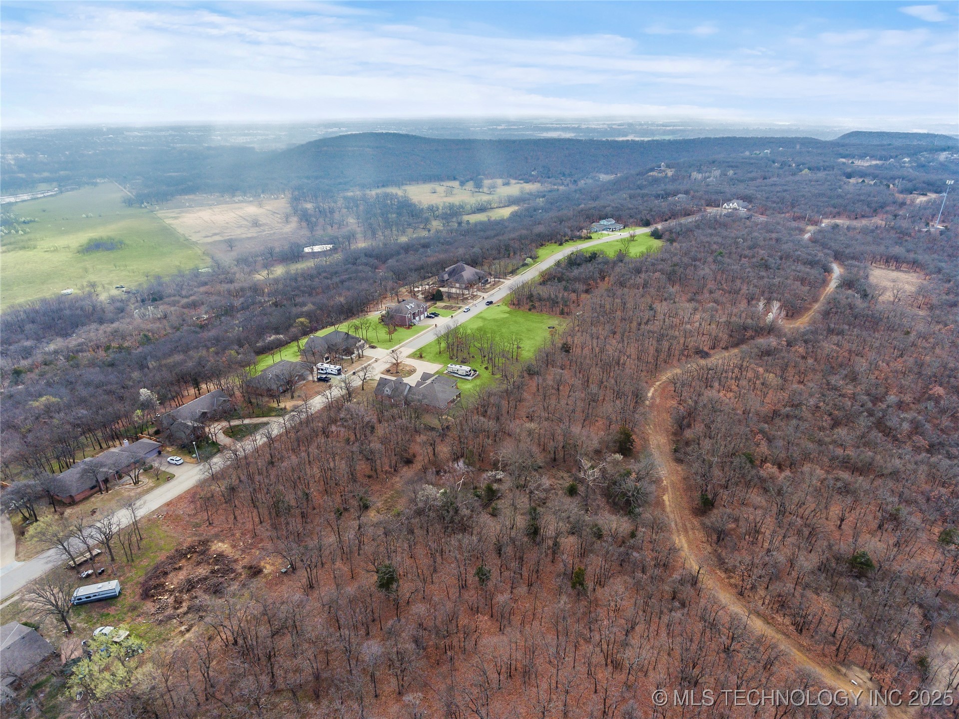 2711 Mountain Road Property Photo 8