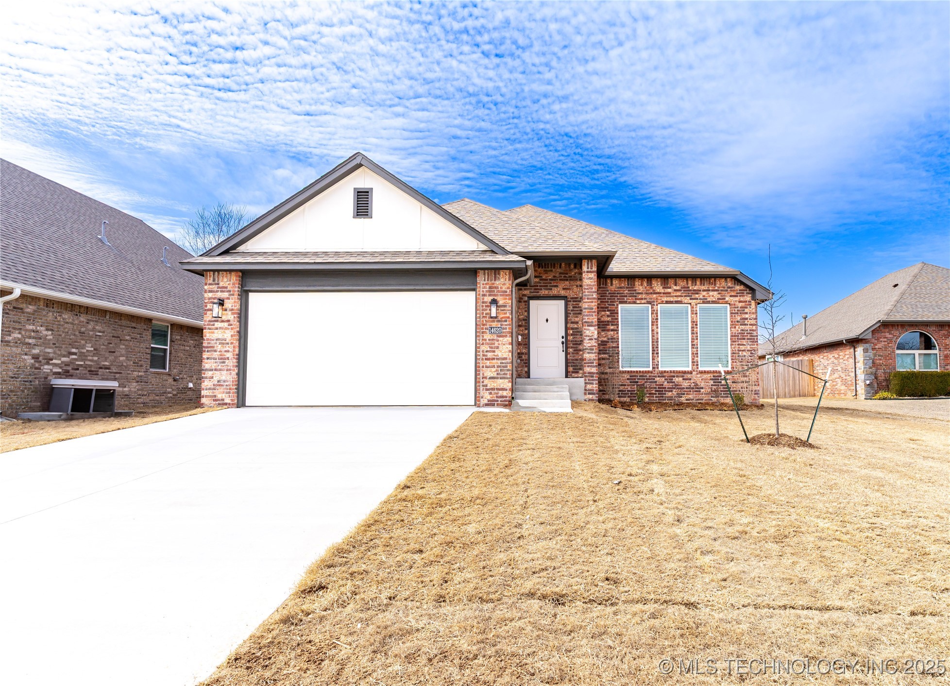 14620 S Lakewood Place Property Photo 1