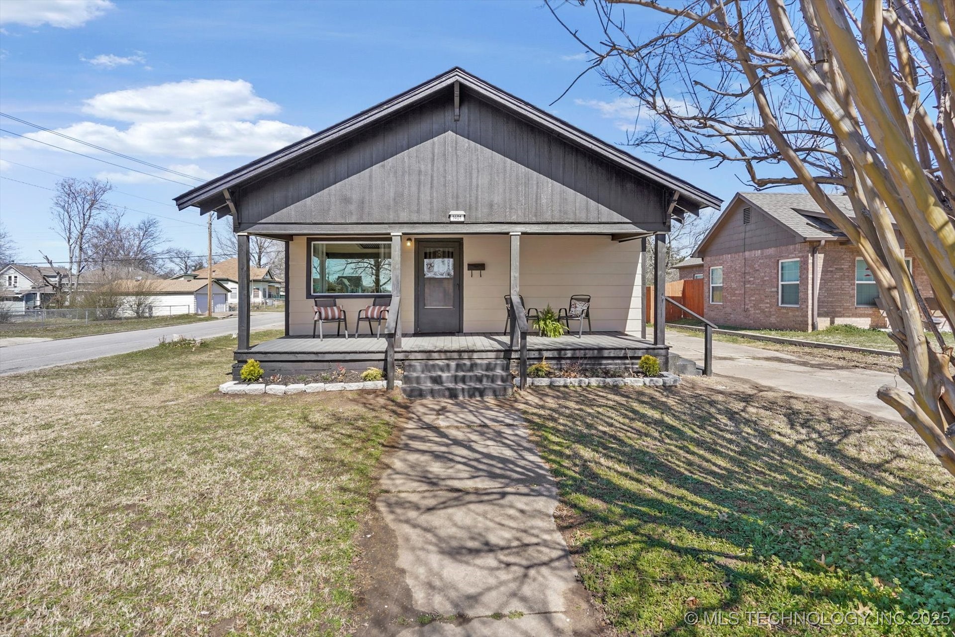 1401 E Mckinley Avenue Property Photo