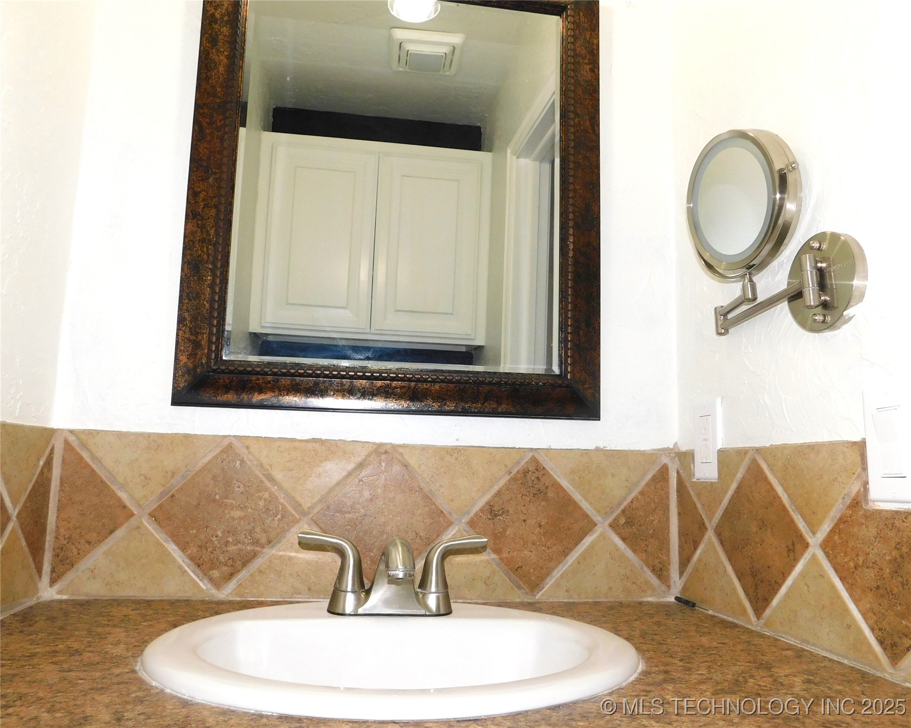 606 Holsey Property Photo 12