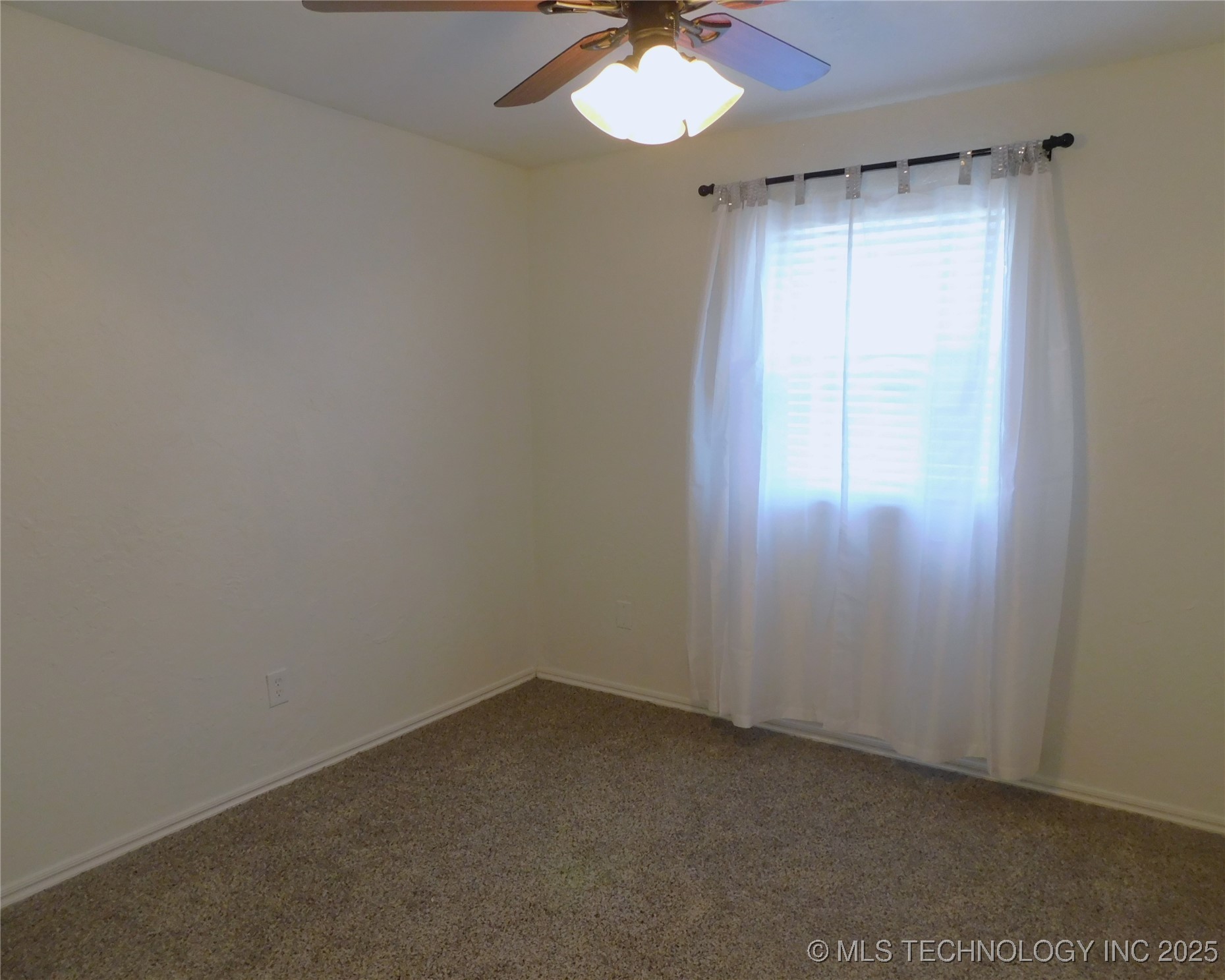 606 Holsey Property Photo 13