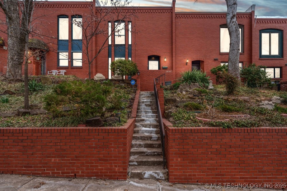 1805 S Carson Avenue Property Photo