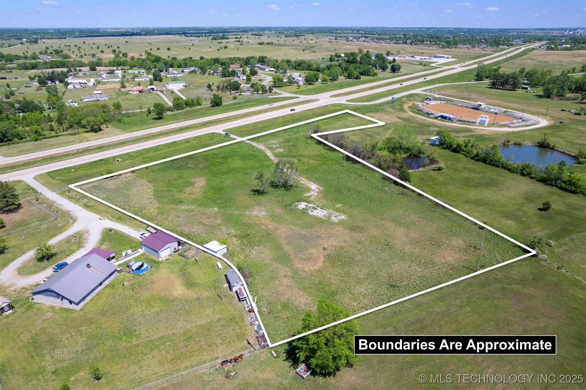 14035 S Hwy 169 Property Photo