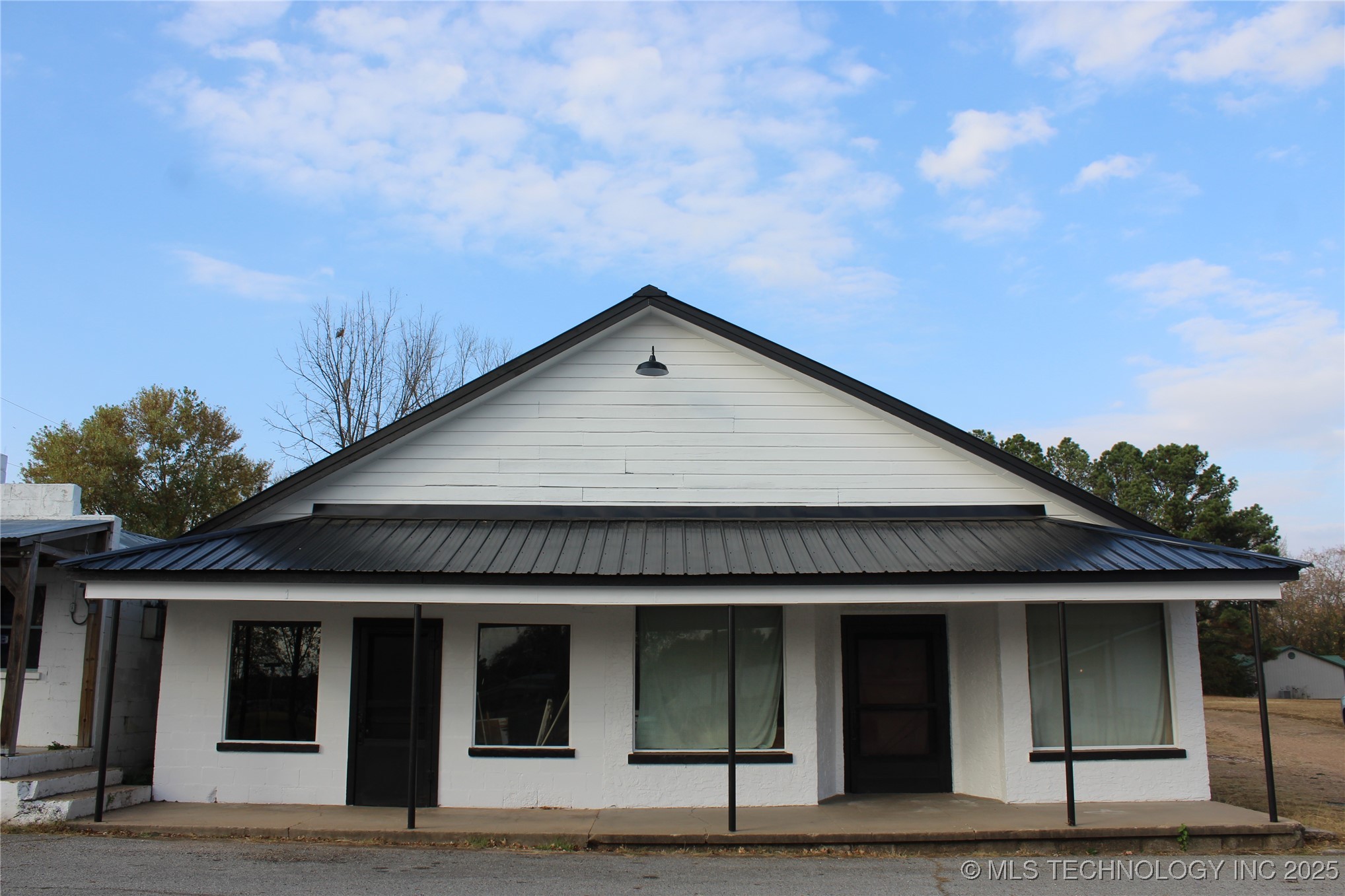 450 W Main Property Photo