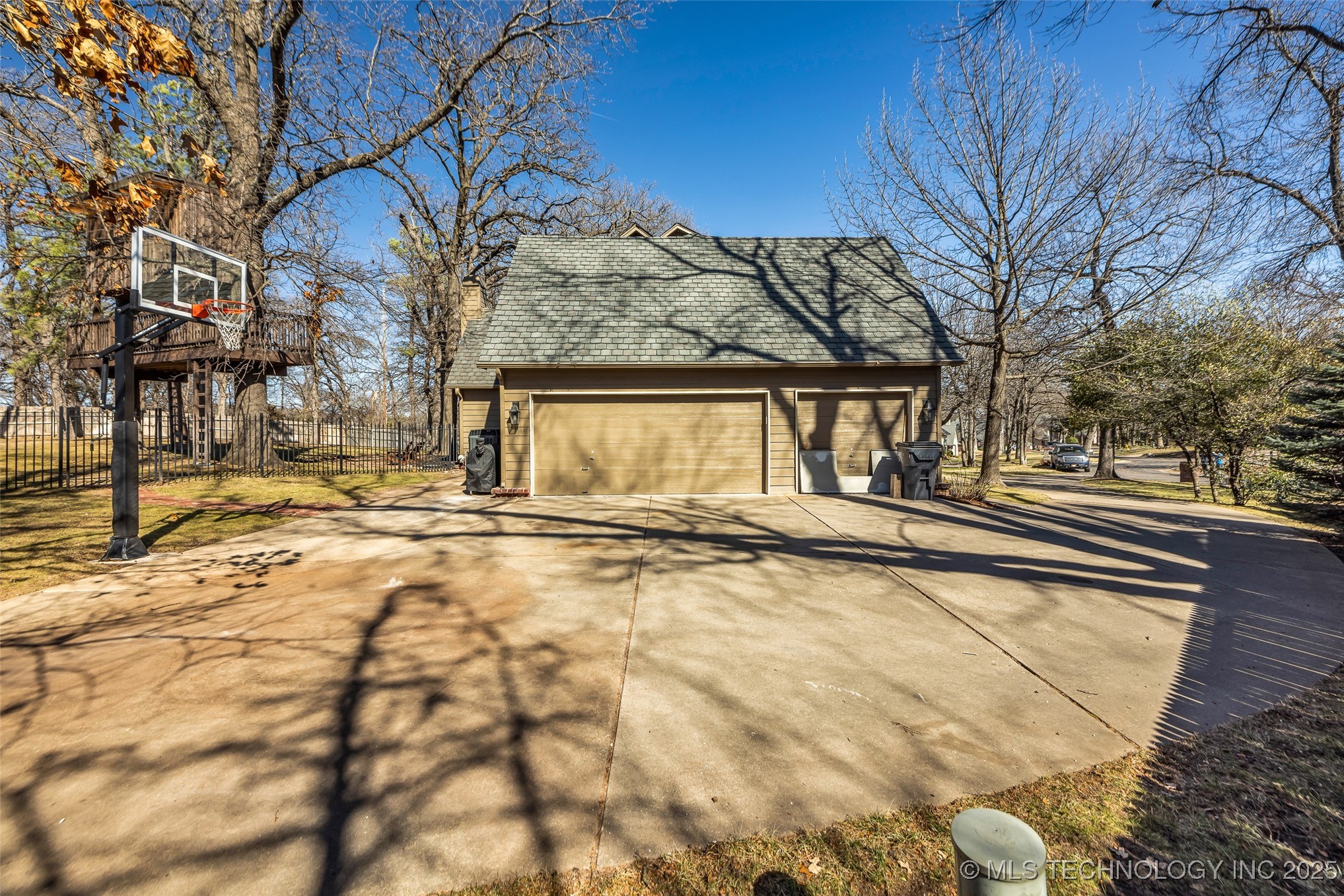 11202 S 66th East Avenue Property Photo 45