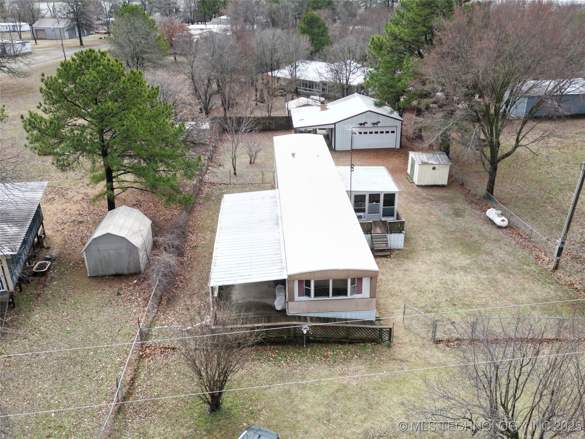 429762 E 1147 Road Property Photo