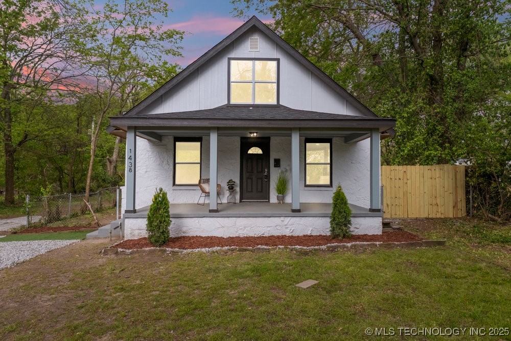 1438 N Santa Fe Avenue Property Photo
