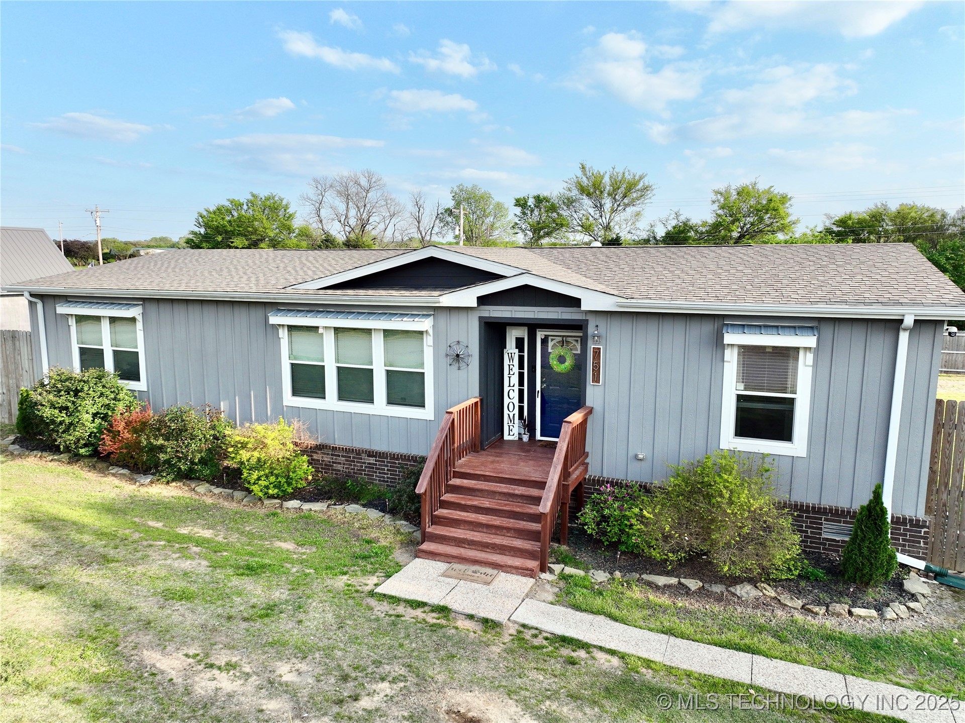 751 Choctaw Drive Property Photo 1