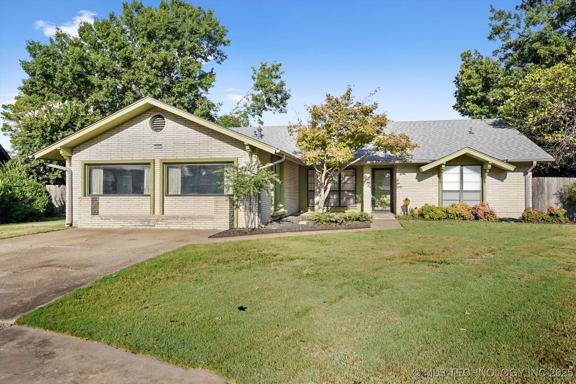 2802 S 109th East Avenue Property Photo