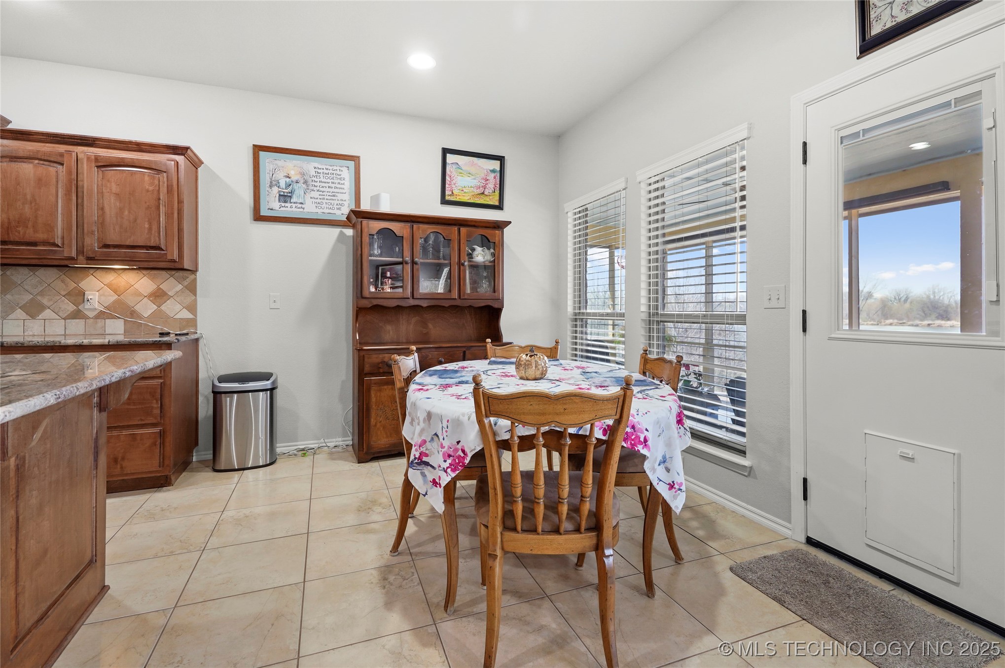 10548 N 117th East Avenue Property Photo 13
