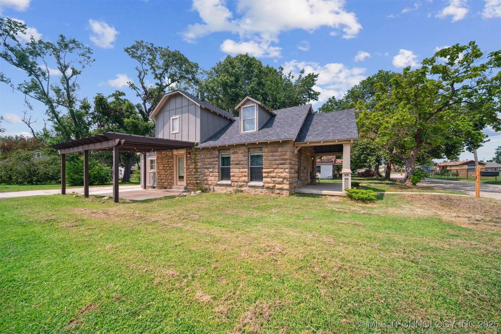 Academy Real Estate Listings Main Image