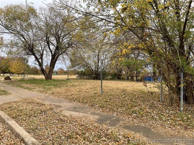 157 W 49th Place North Property Photo 2