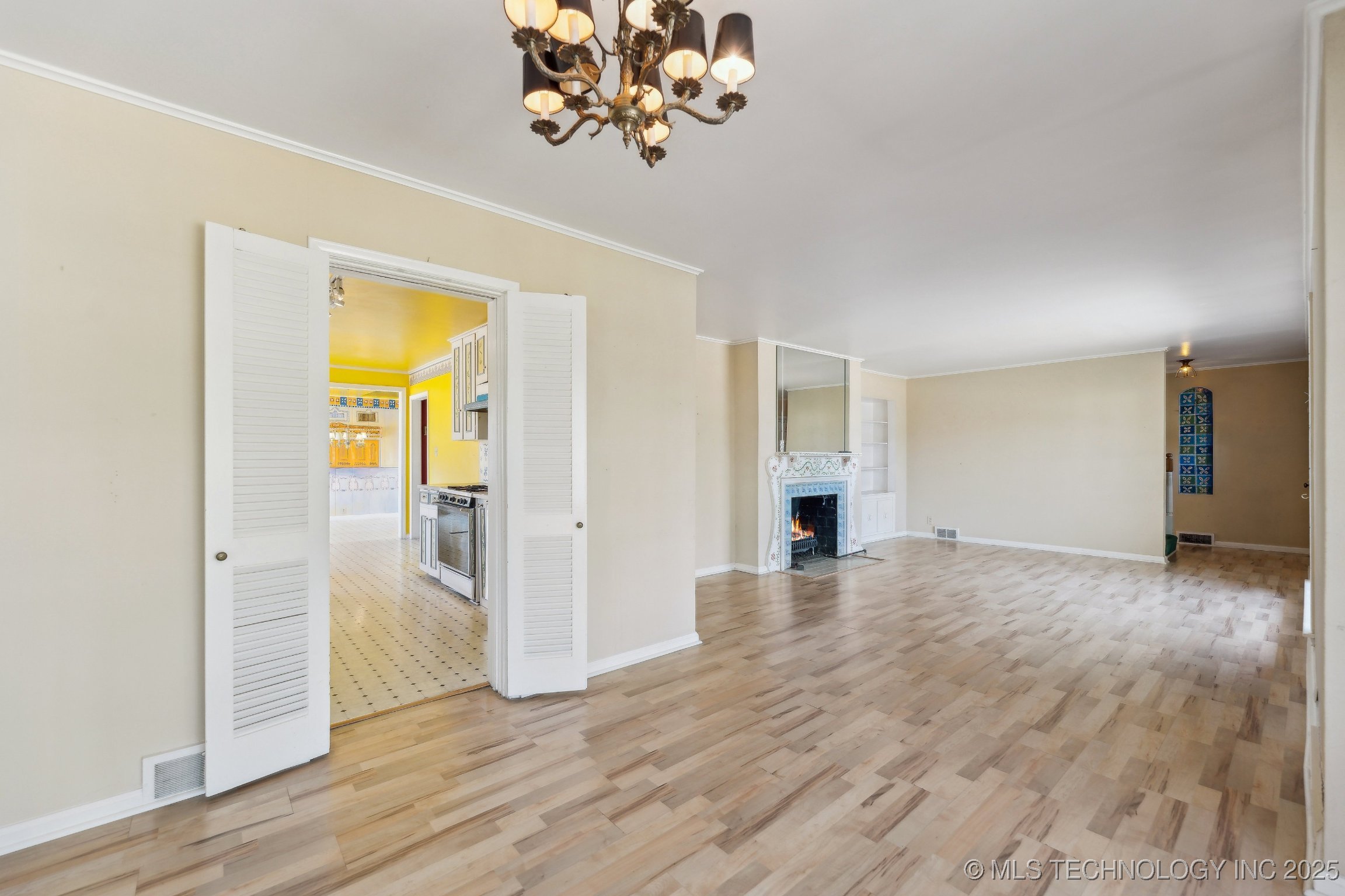 2921 S Peoria Avenue Property Photo 9