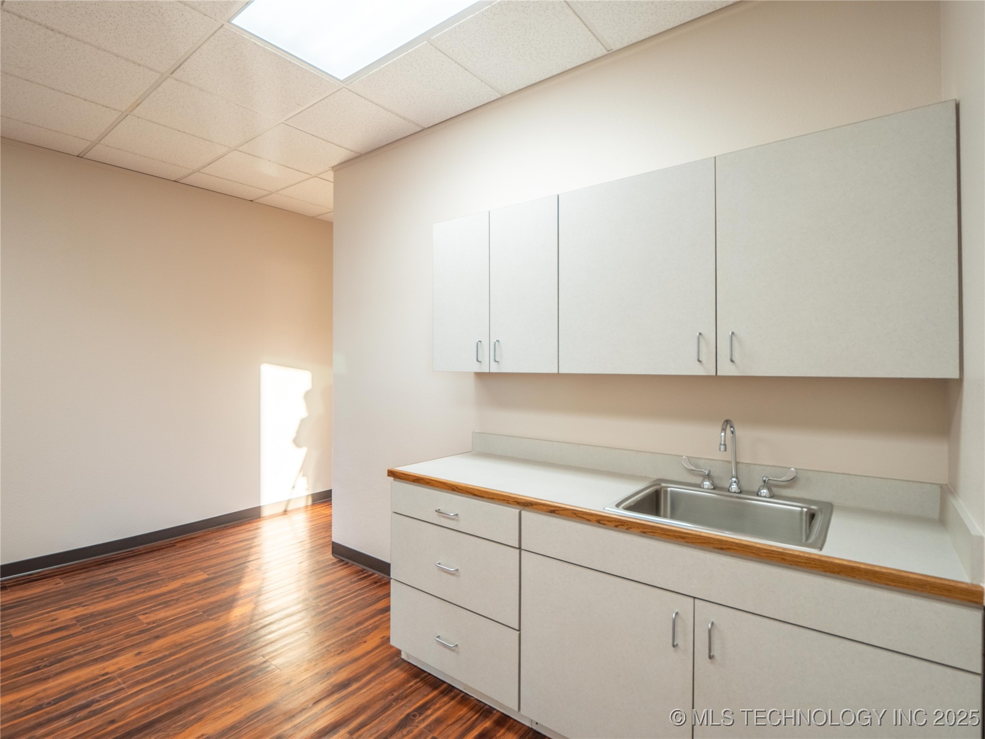 721 S George Nigh 4 Property Photo 3
