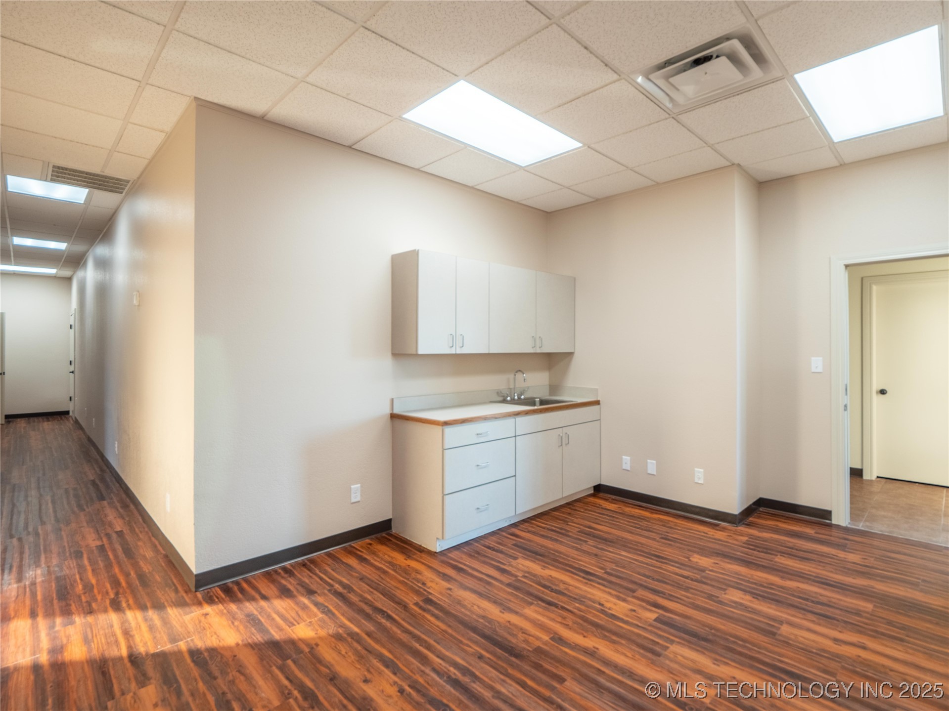 721 S George Nigh 4 Property Photo 4