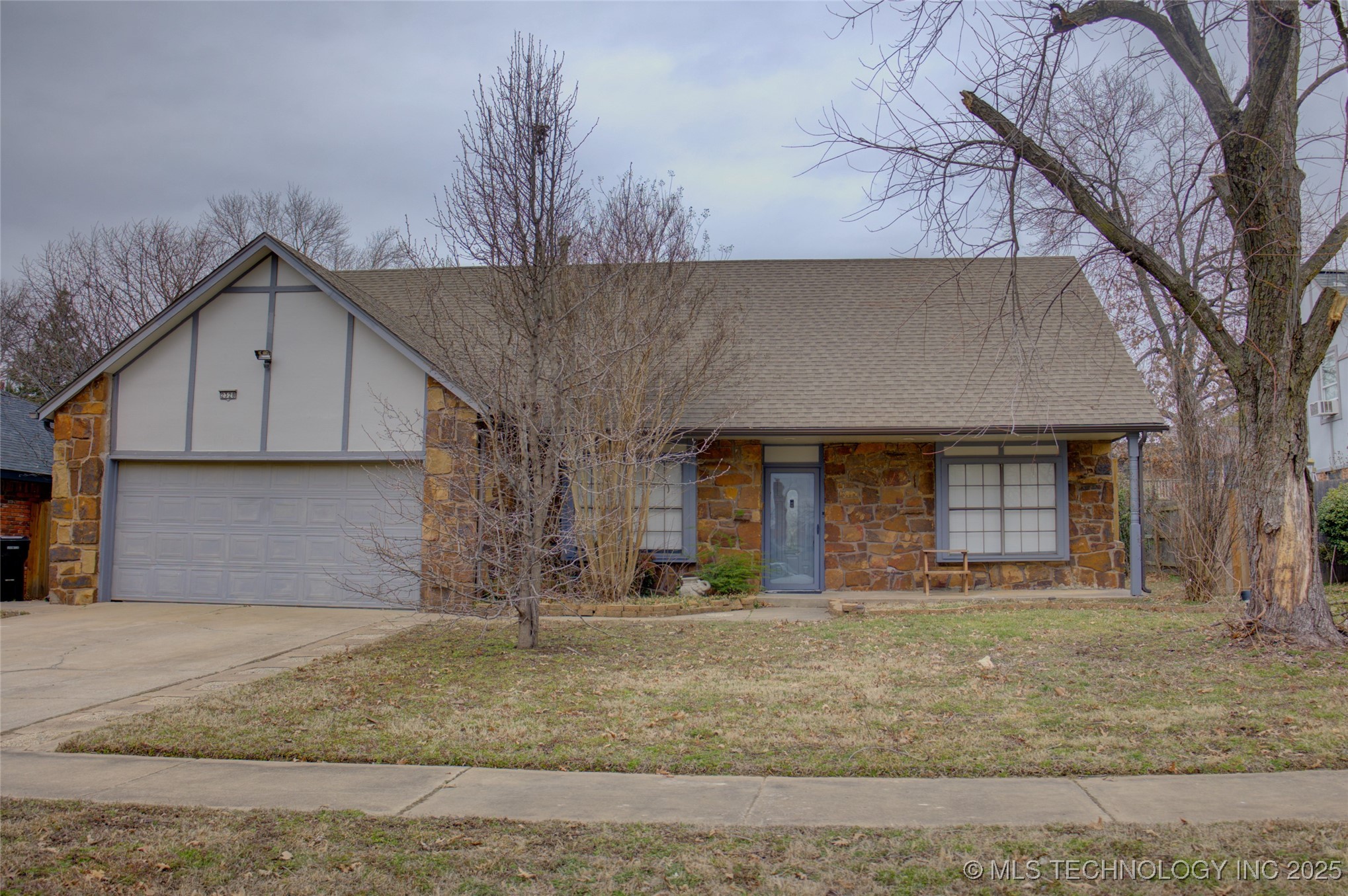 2328 W Gary Street Property Photo