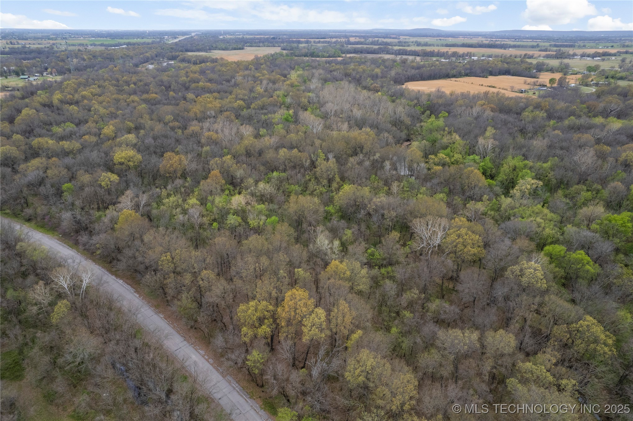 555 Old Hwy 69 Property Photo 3