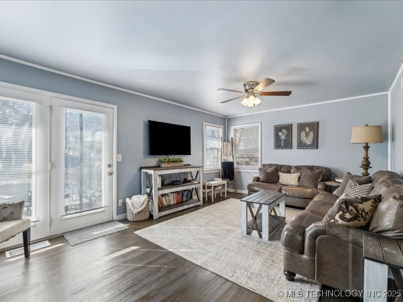 519 W Quincy Street Property Photo 3