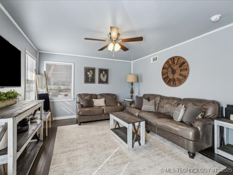 519 W Quincy Street Property Photo 4