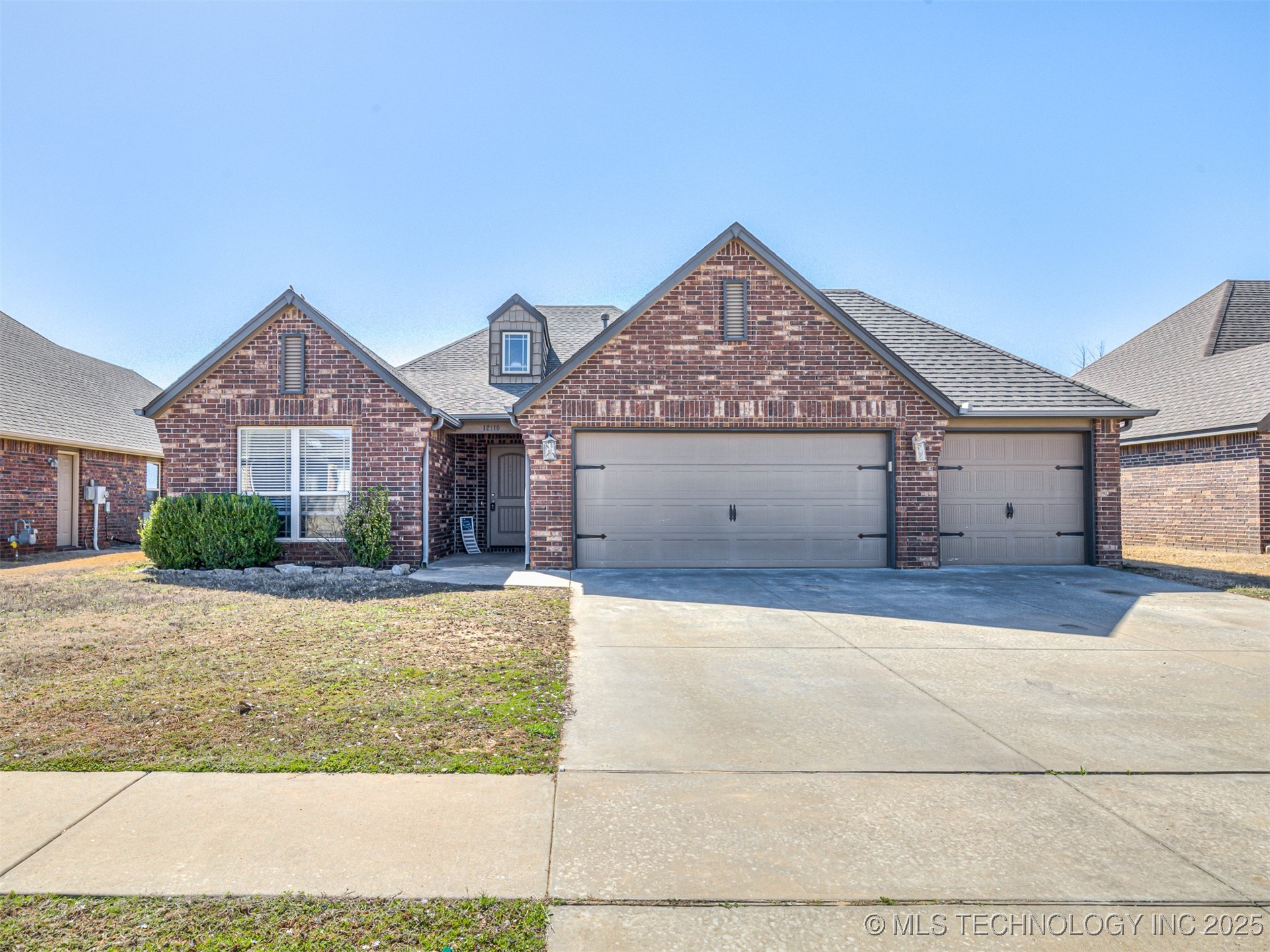 12110 E 69th Street N Property Photo 2