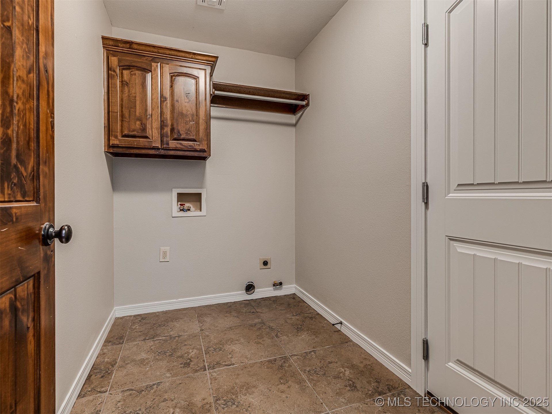 12110 E 69th Street N Property Photo 18