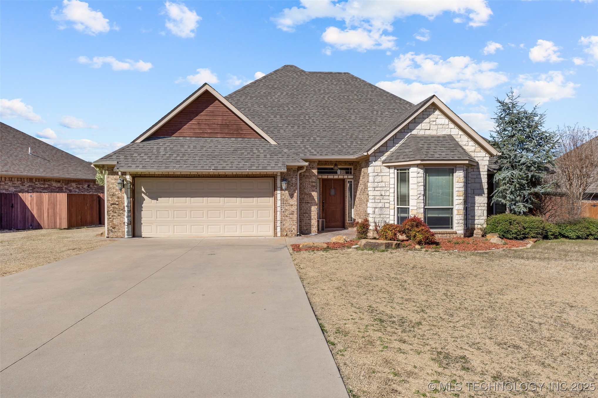 820 Cypress Property Photo