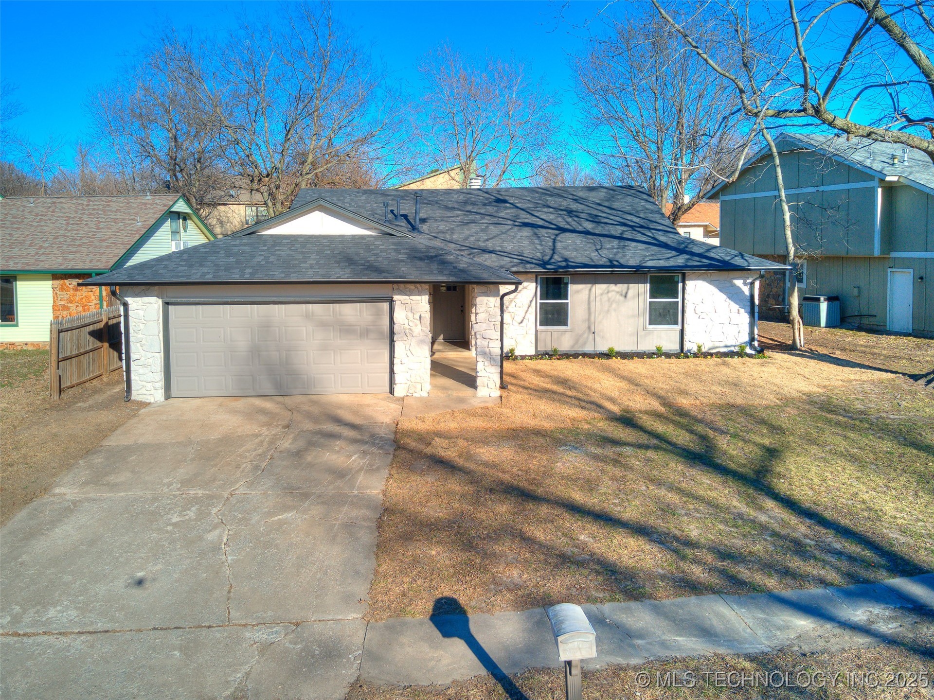 1501 N Juniper Avenue Property Photo