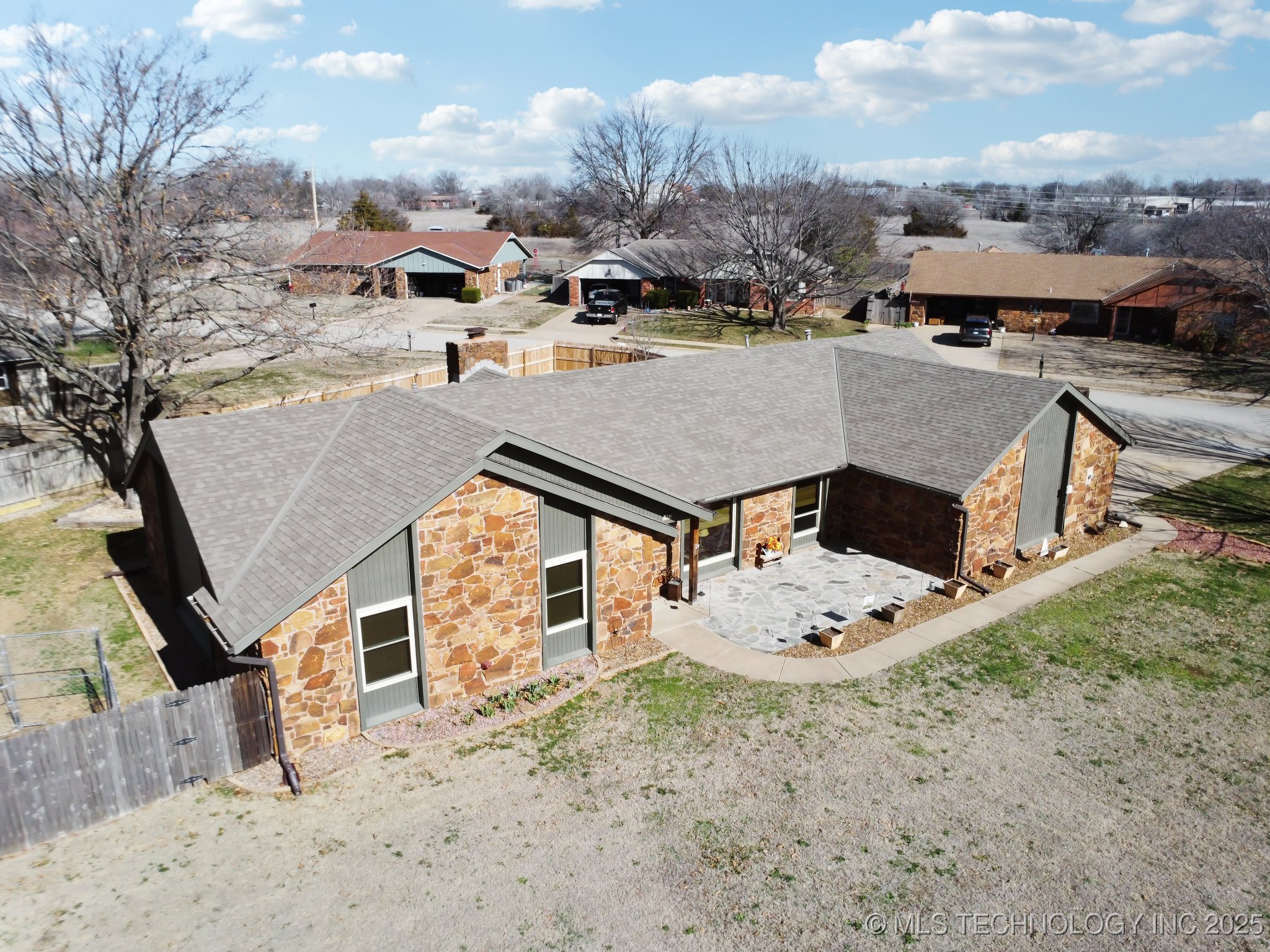 1901 Limestone Road Property Photo 1