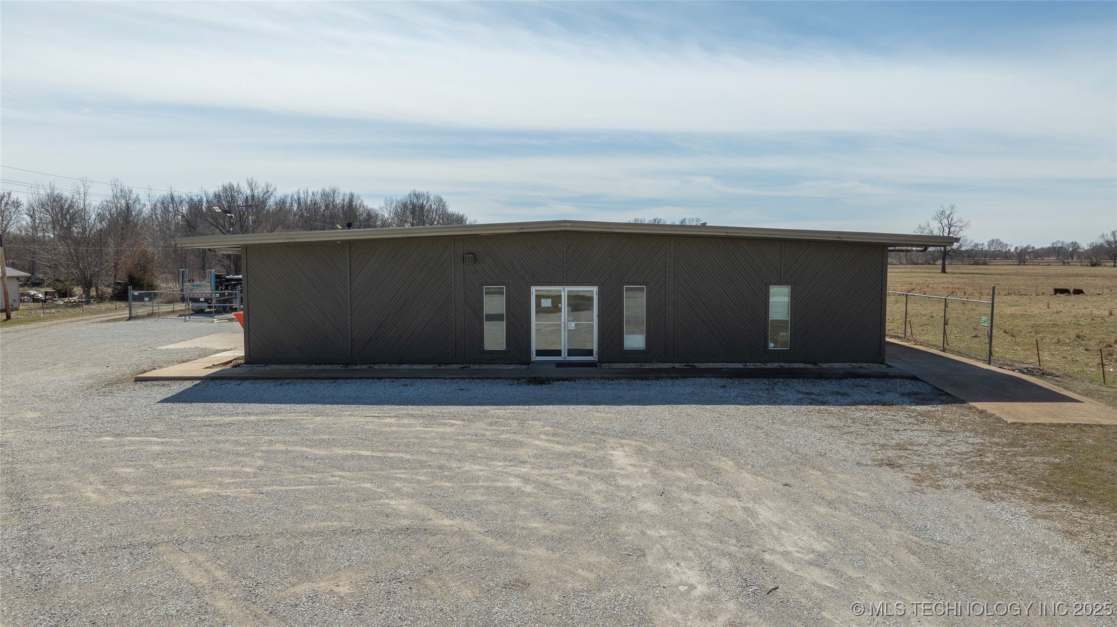439755 E Highway 60 Property Photo