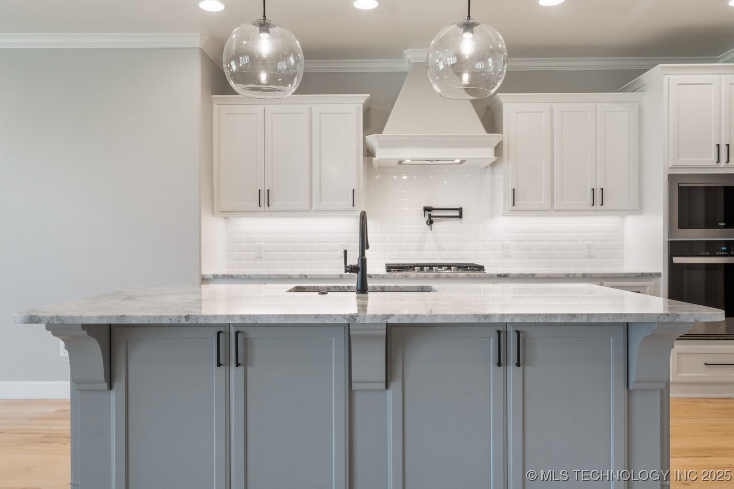 687 E 148th Place S Property Photo 16