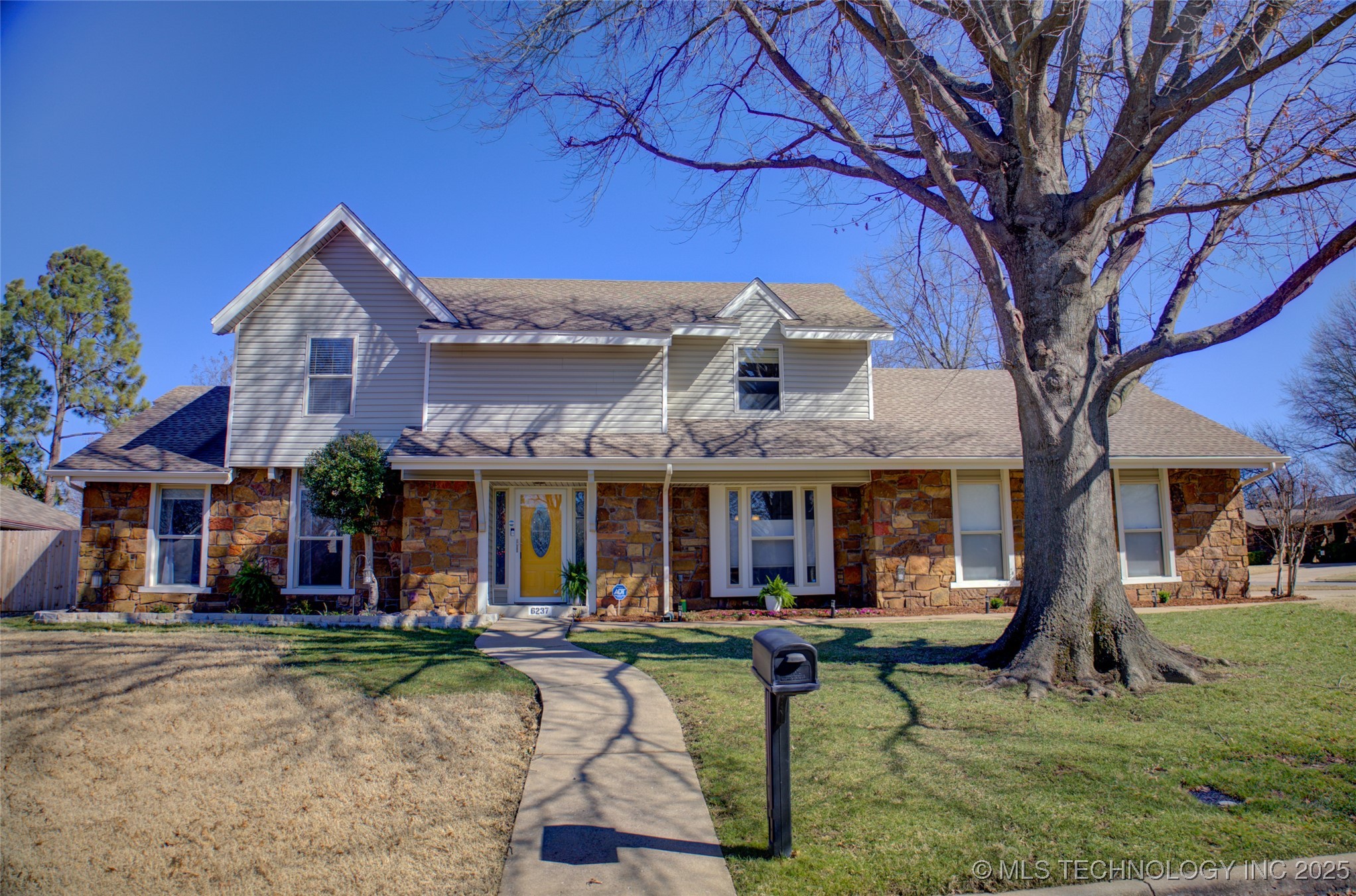 6237 S 73rd East Avenue Property Photo