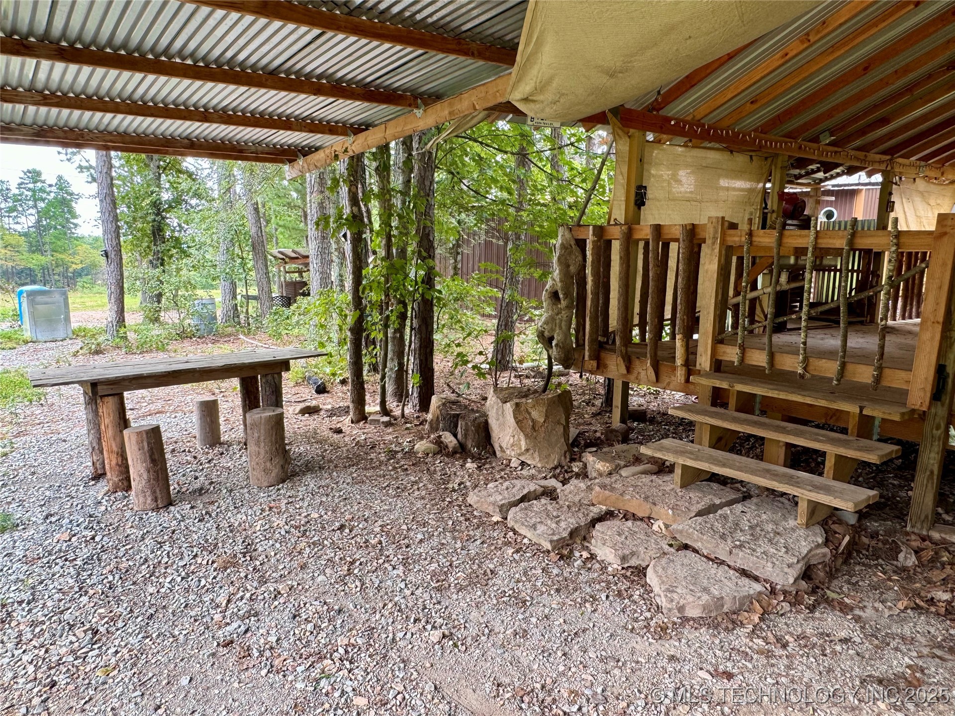 4080 N 495 Road Property Photo 2