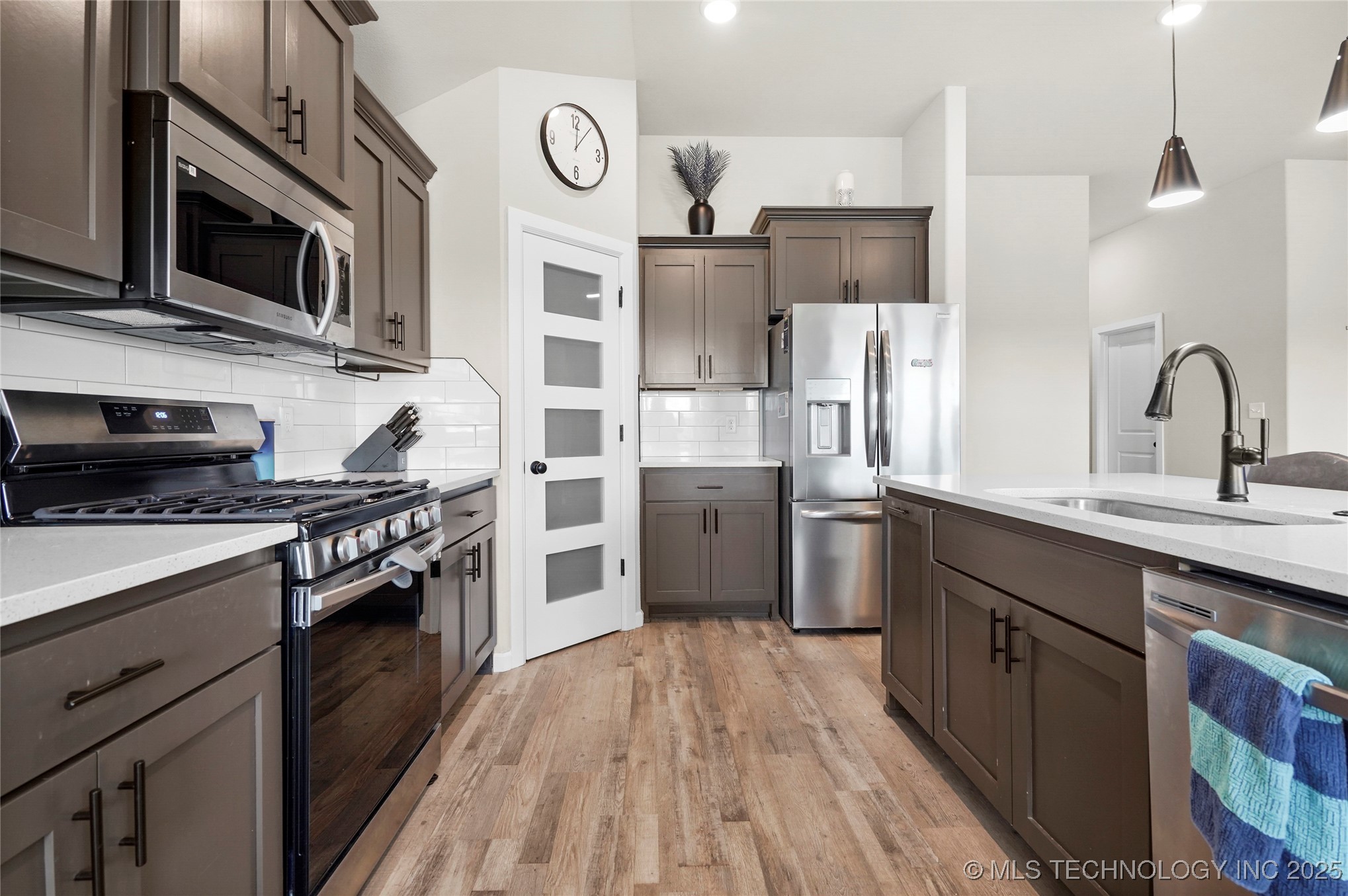 1314 E 150th Street Property Photo 12
