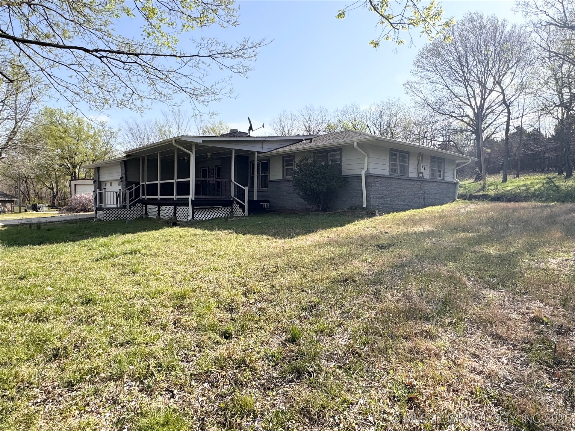 40682 N 3950 Road Property Photo 2