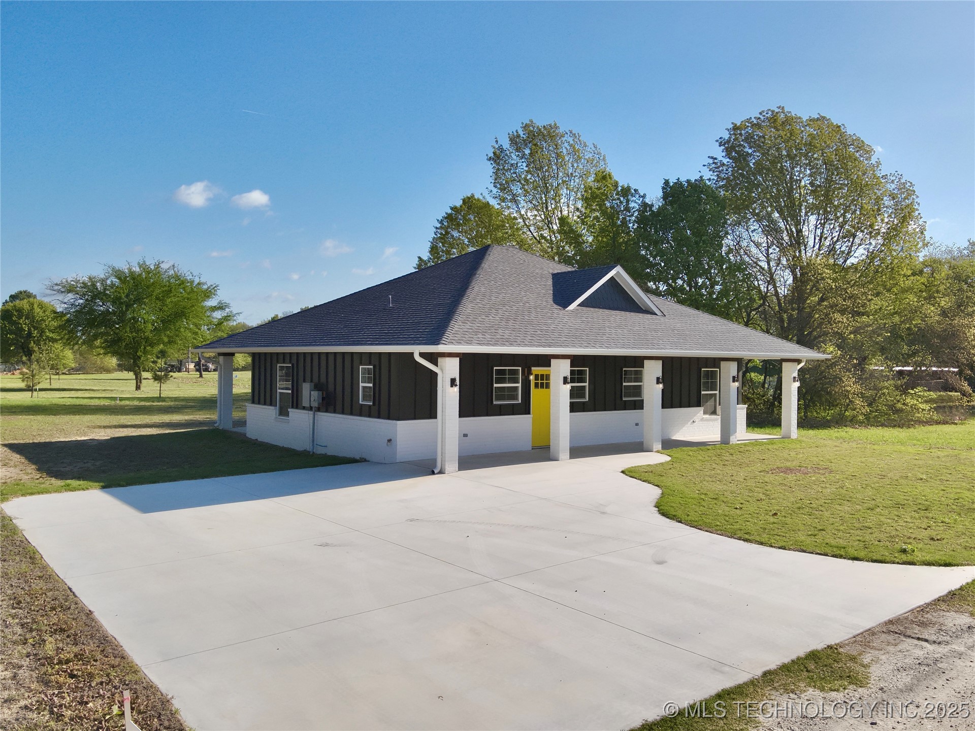 421232 E 1168 Road Property Photo