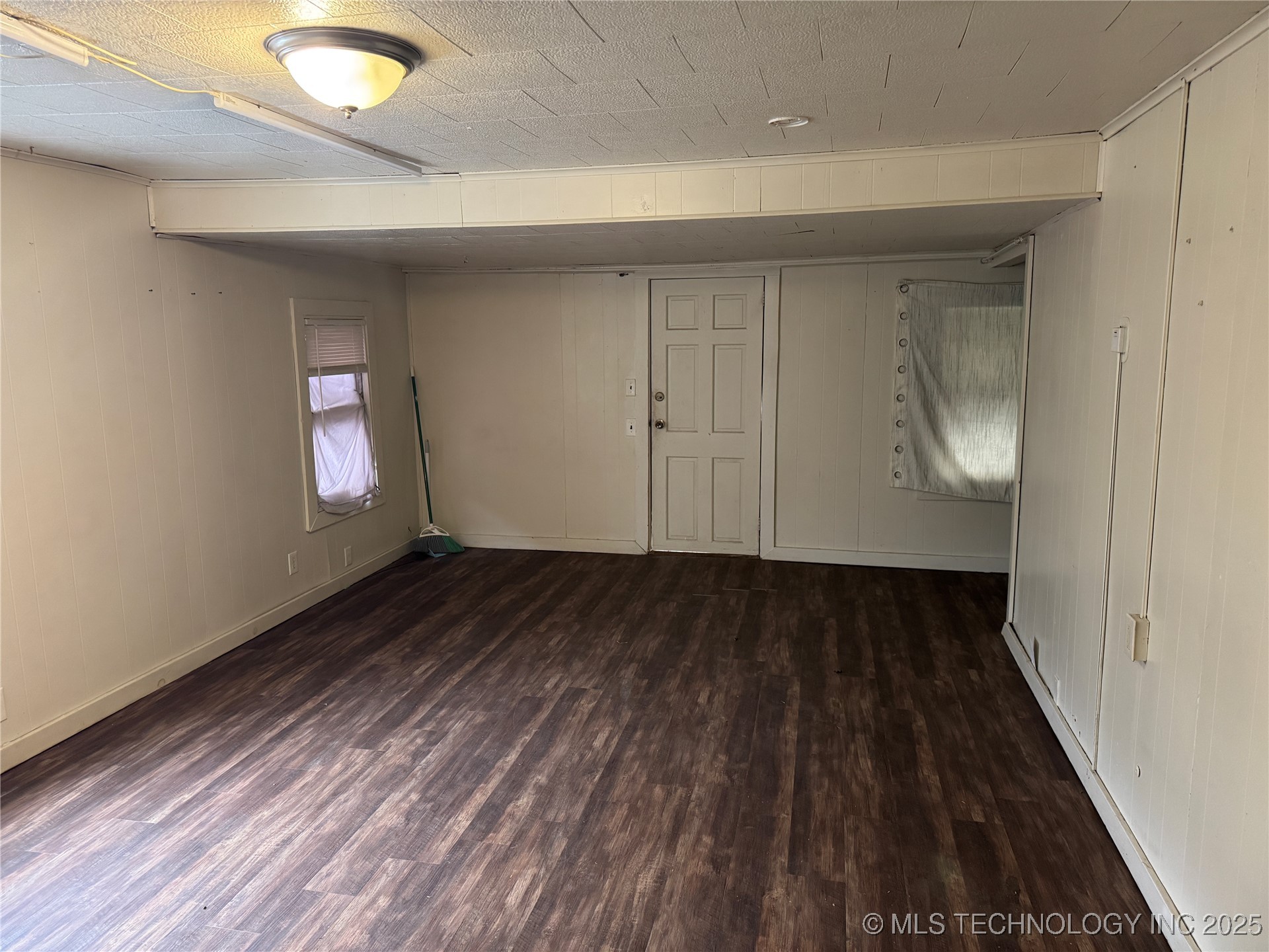 206 W Birch Avenue Property Photo 3