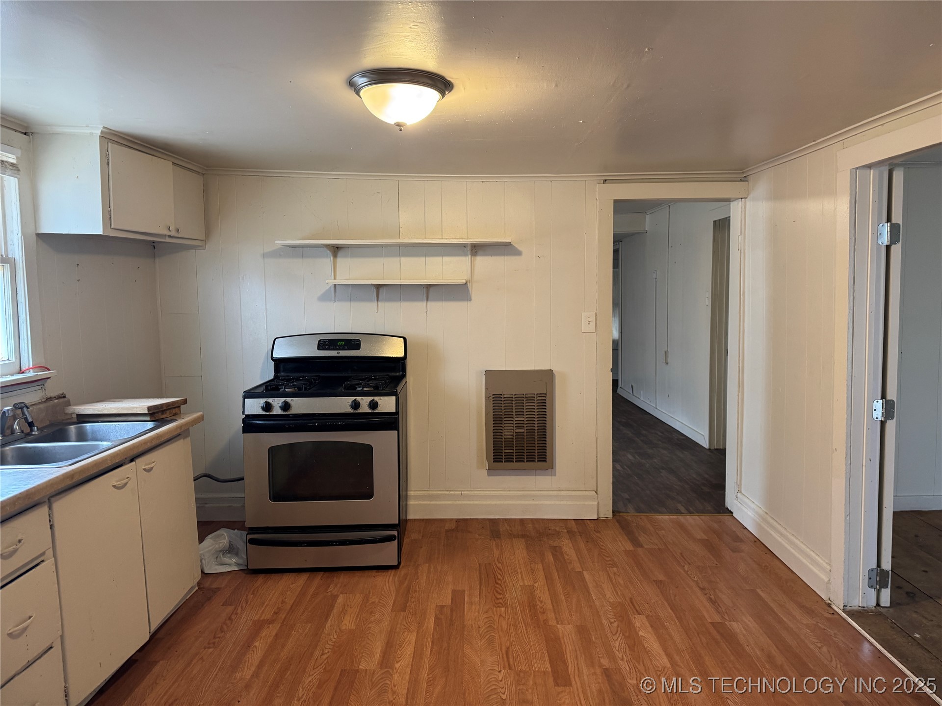 206 W Birch Avenue Property Photo 4