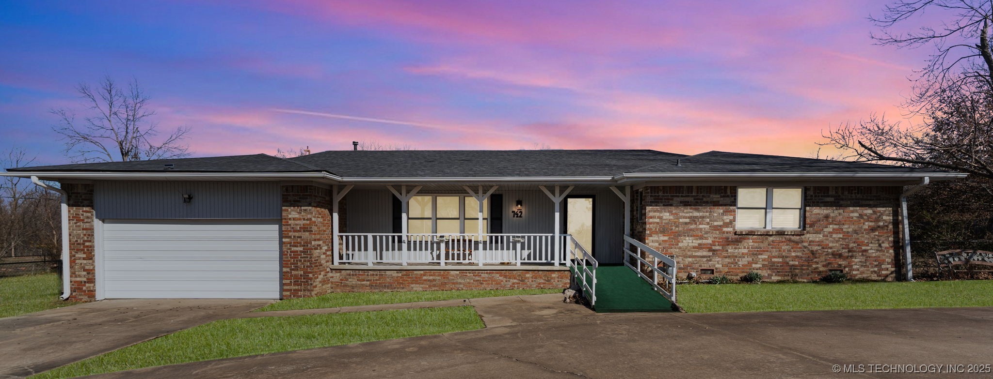 742 Christmas Lane Property Photo 1