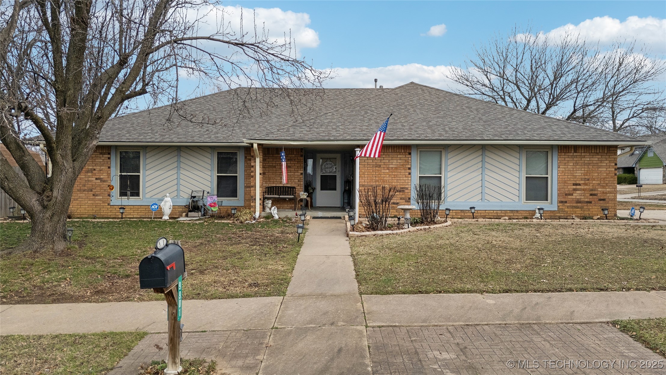 9901 N 107th East Avenue Property Photo