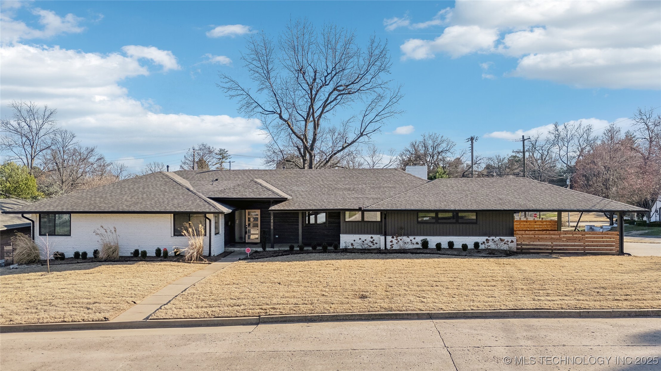 2808 E 37th Place Property Photo
