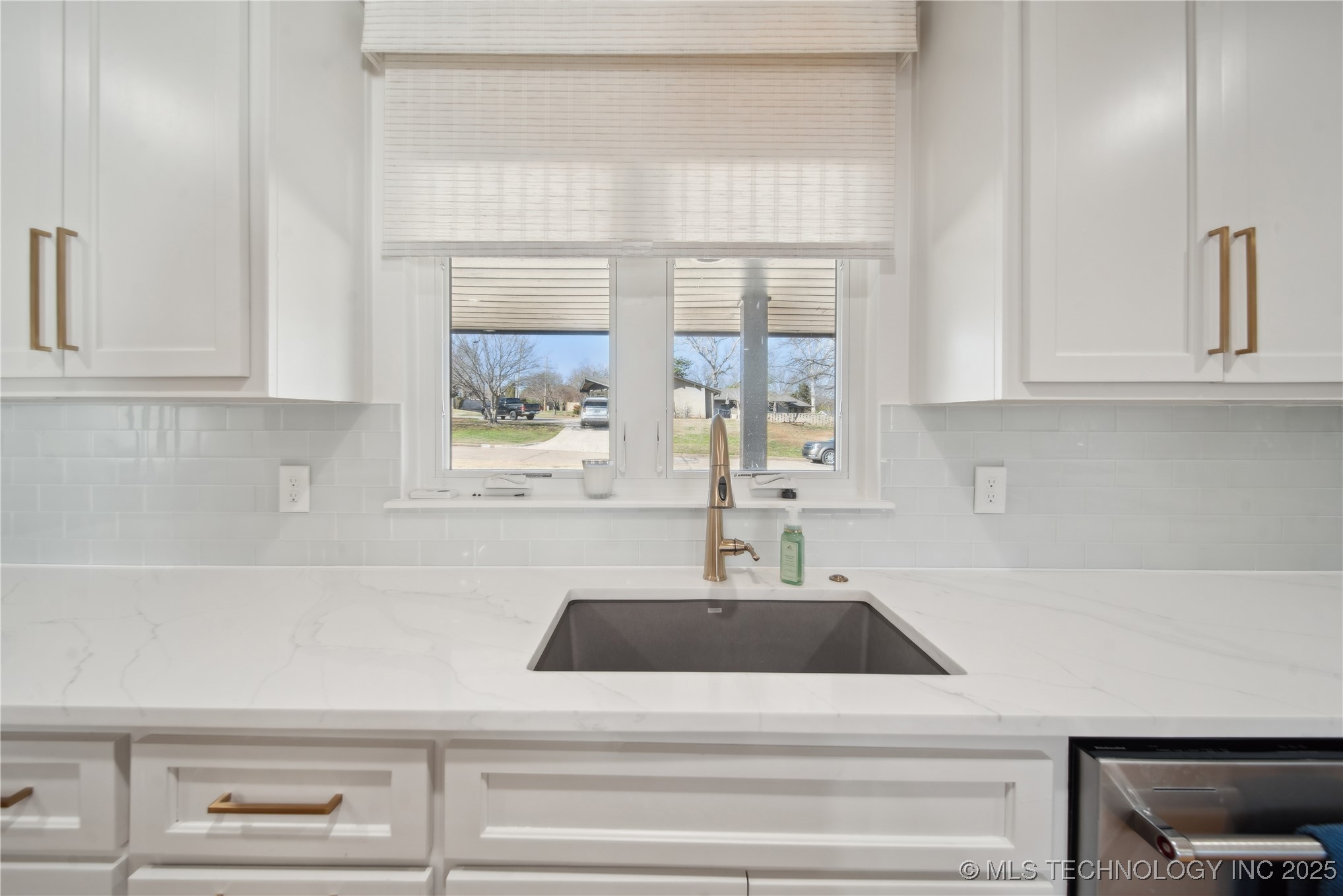 2808 E 37th Place Property Photo 15