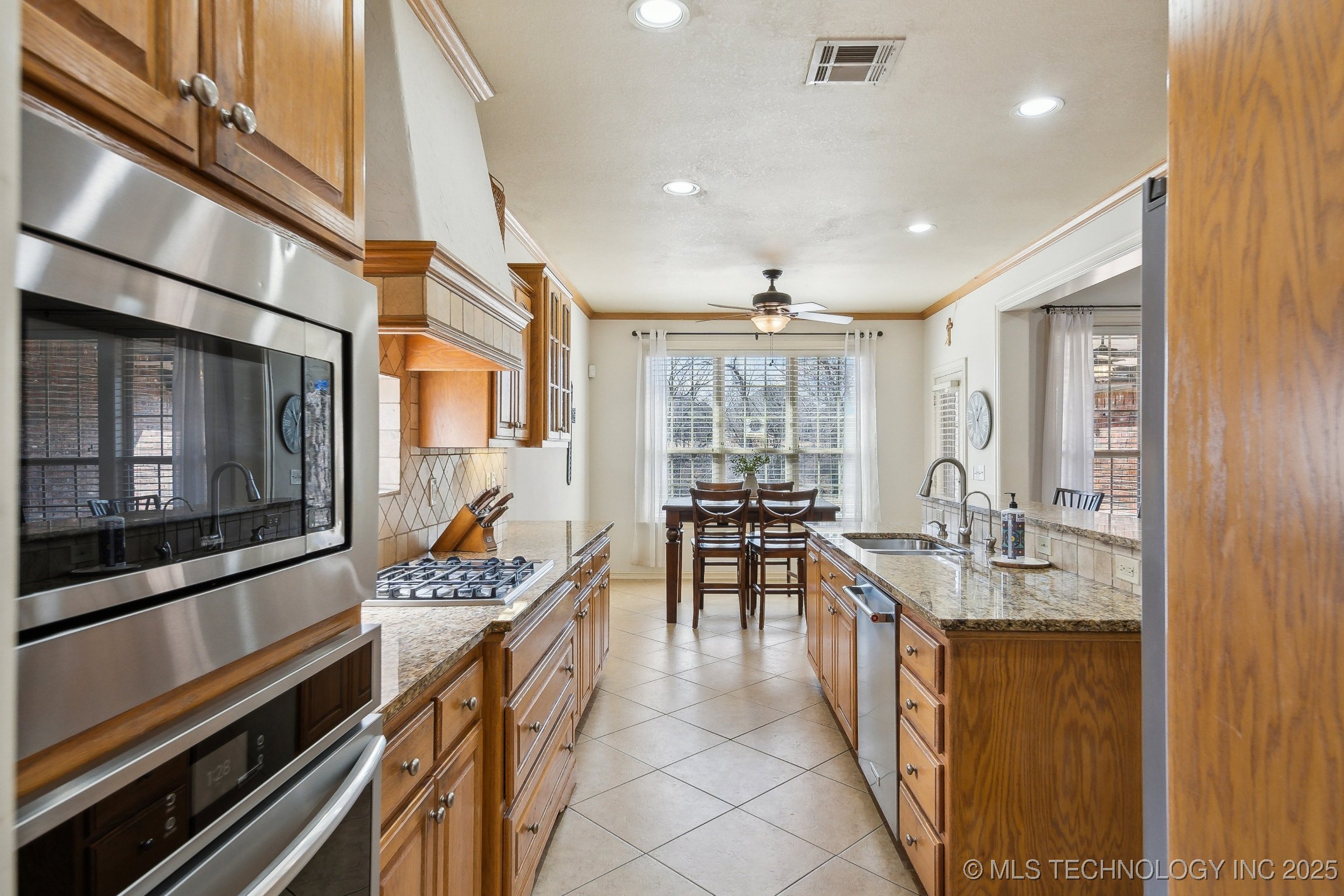 7744 S Guthrie Avenue Property Photo 15
