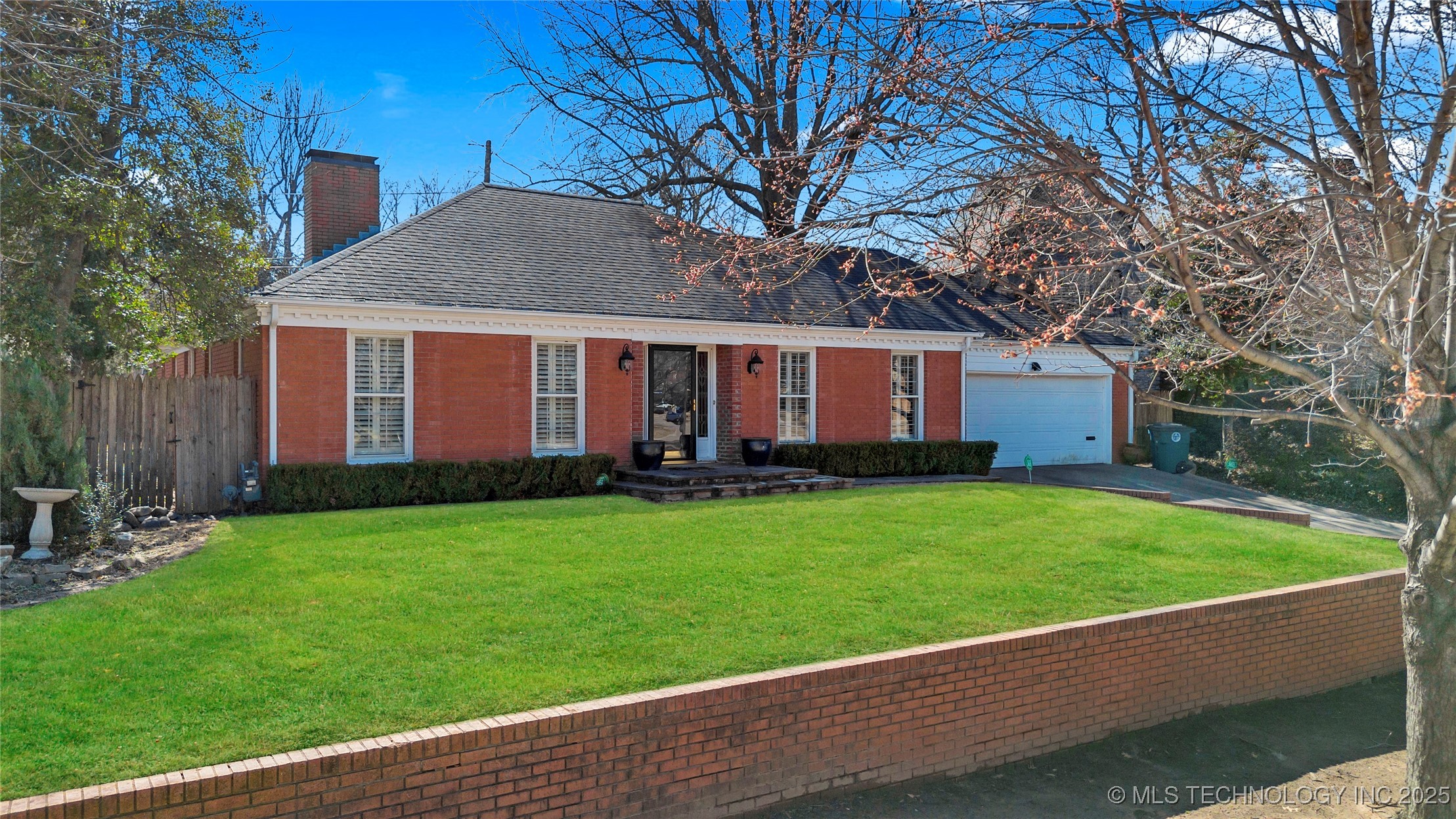 2541 S Owasso Avenue Property Photo