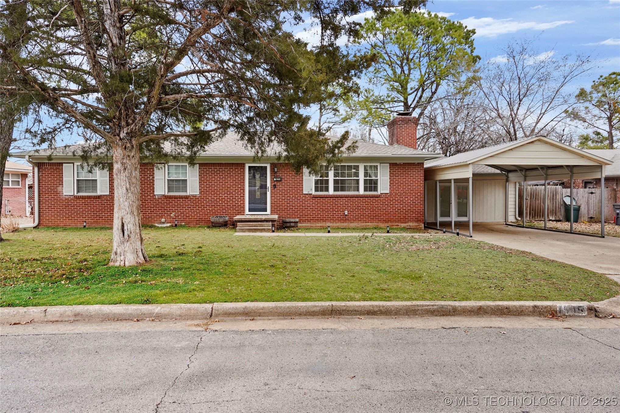 1905 S Fulton Avenue Property Photo