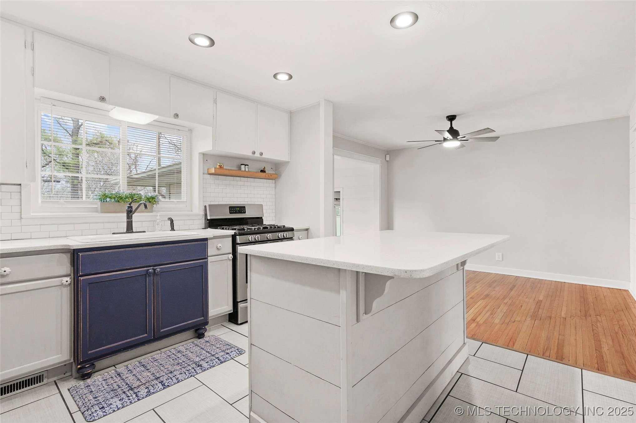 1905 S Fulton Avenue Property Photo 16