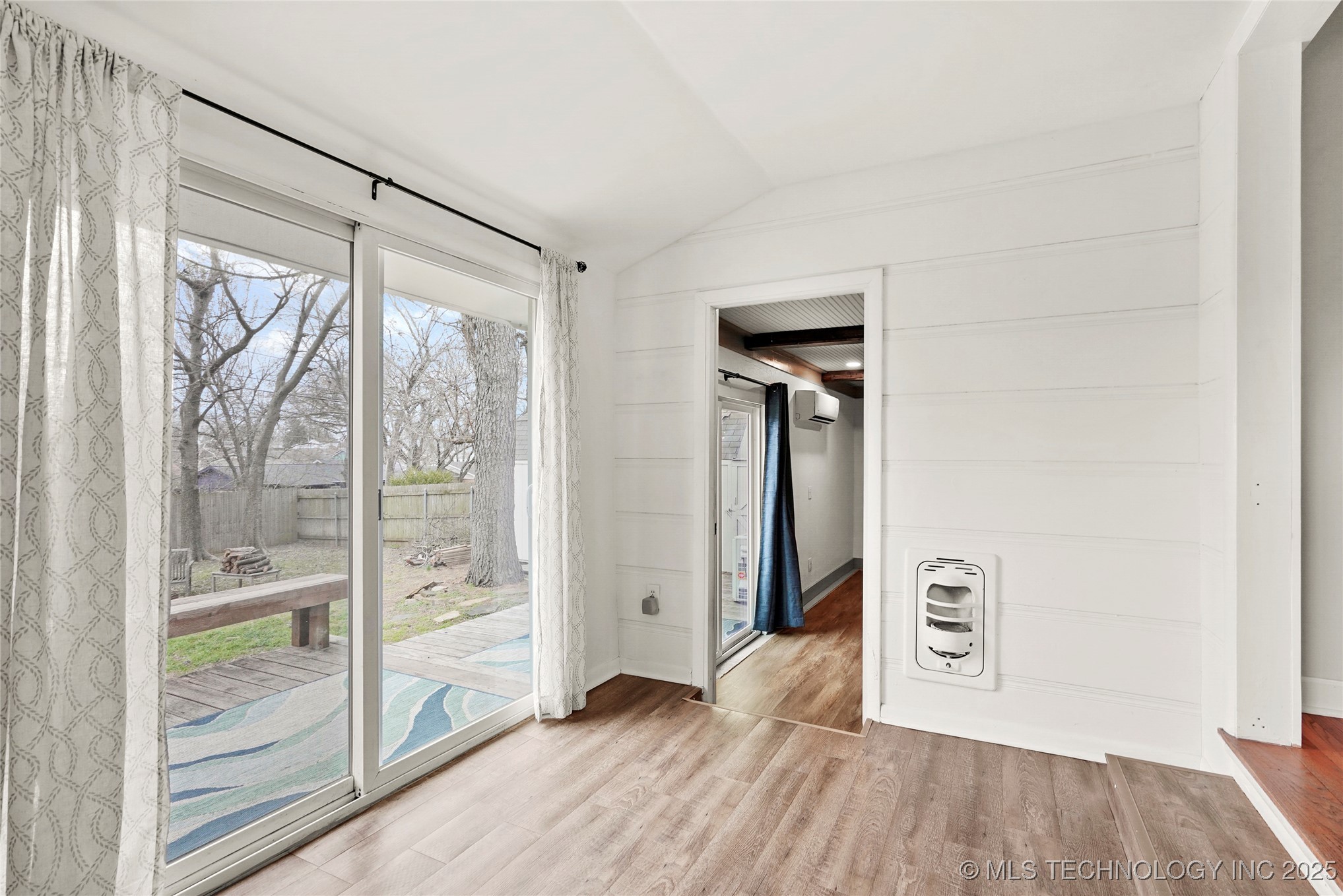 1905 S Fulton Avenue Property Photo 18