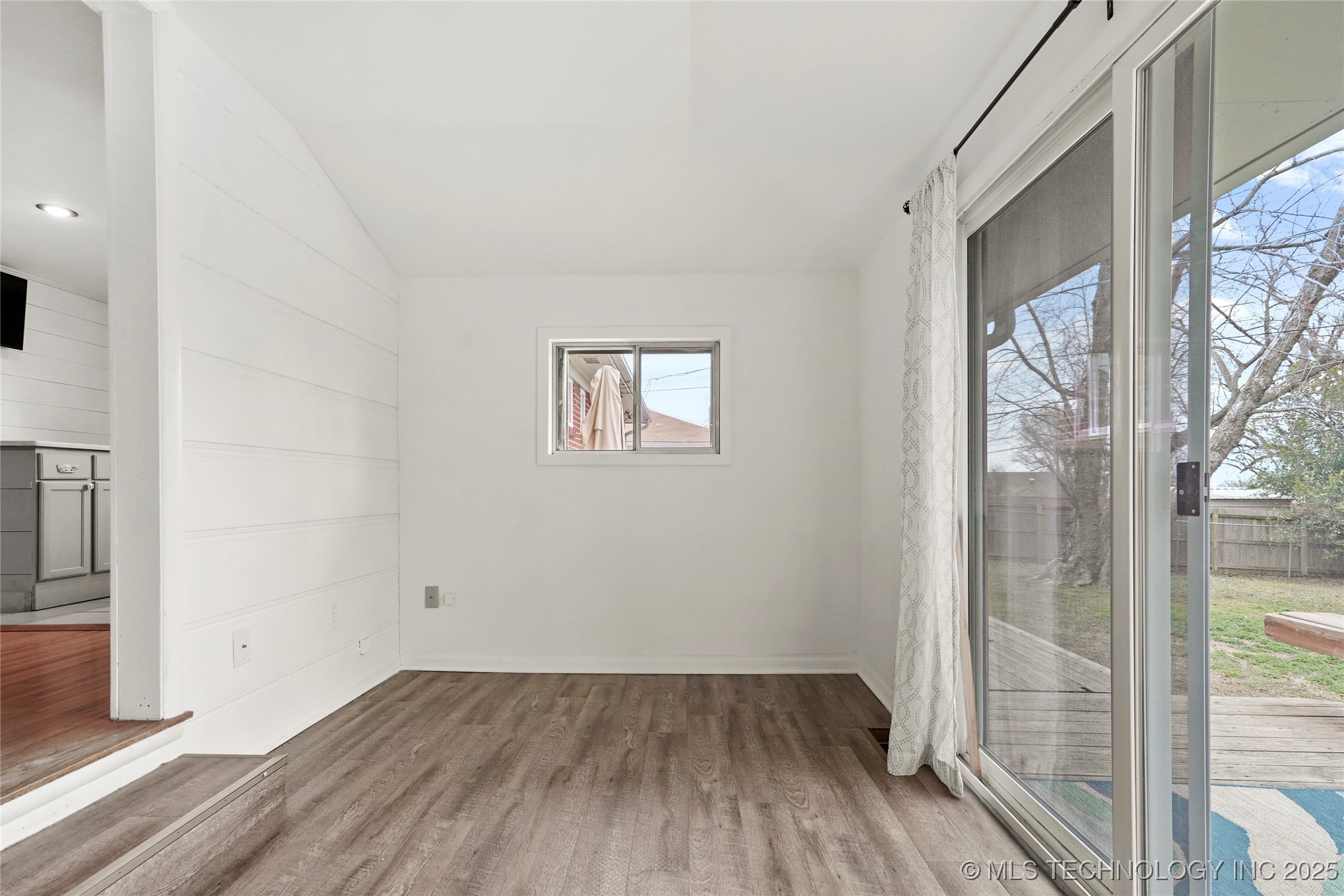 1905 S Fulton Avenue Property Photo 19