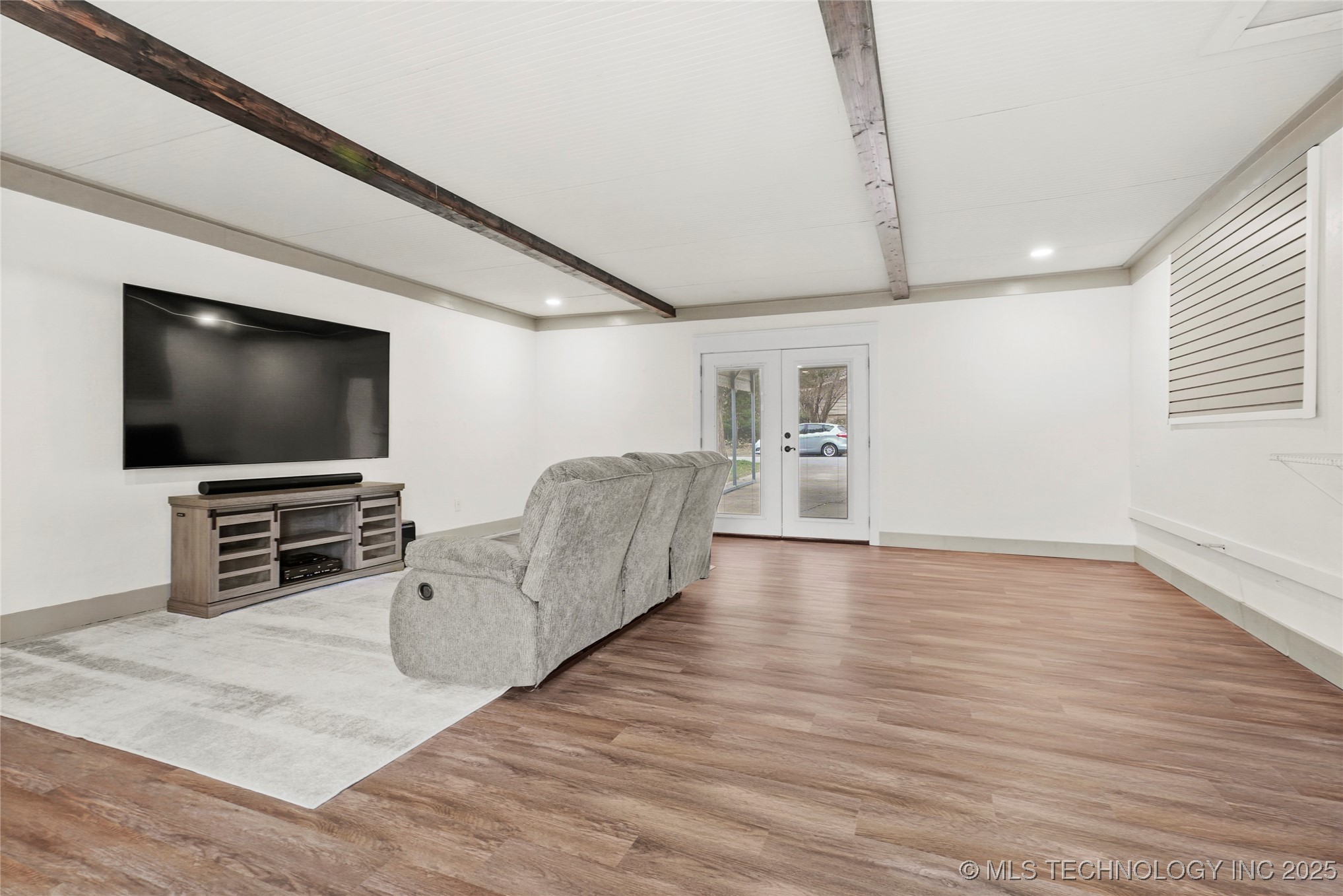 1905 S Fulton Avenue Property Photo 20