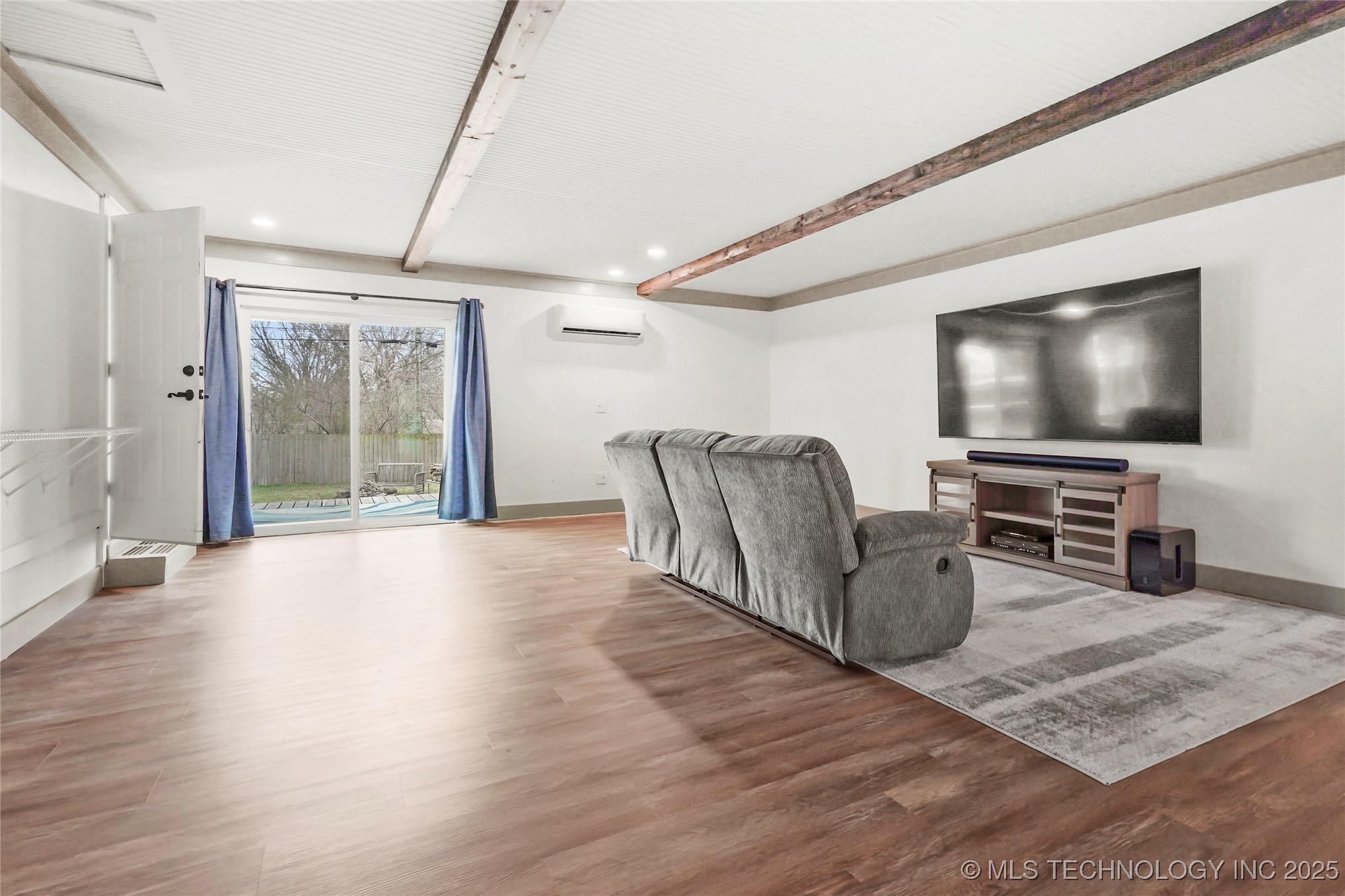 1905 S Fulton Avenue Property Photo 23