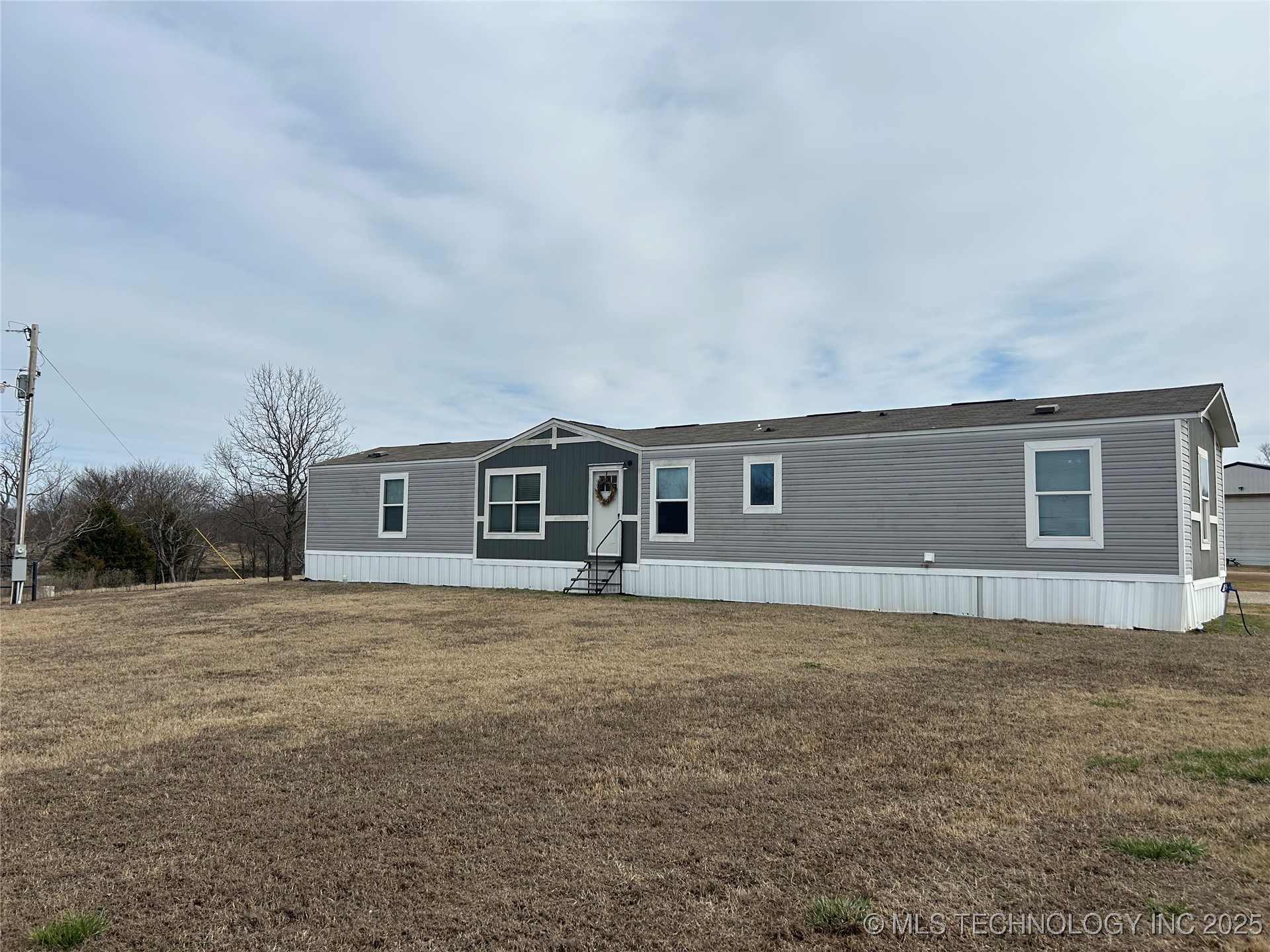 423972 E 1060 Road Property Photo